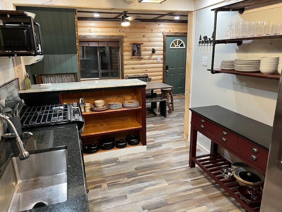 Cubs Den - Hot Tub- Walk To Lake- Fire Pit - Kayaks Oakland Exterior foto