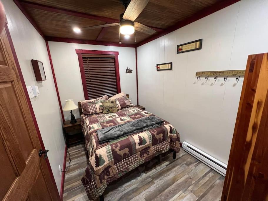 Cubs Den - Hot Tub- Walk To Lake- Fire Pit - Kayaks Oakland Exterior foto